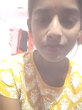 Snapshot of Saloni-Tyagi chatting on 07-19-26, 04:44 Saloni-Tyagi online show from 07-19-26, 04:44
