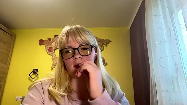 LeslyKelly online show from 06-03-26, 04:12
