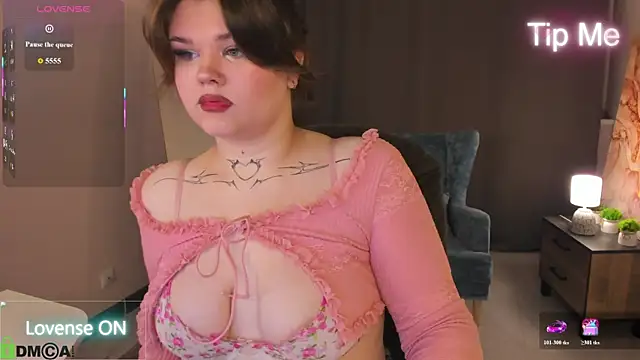 Snapshot of meow_weow chatting on 07-20-26, 12:18 meow weow online show from 07-20-26, 12:18