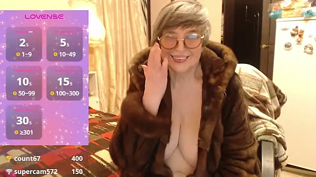 Sharon Amore online show from 12-21-25, 07:54