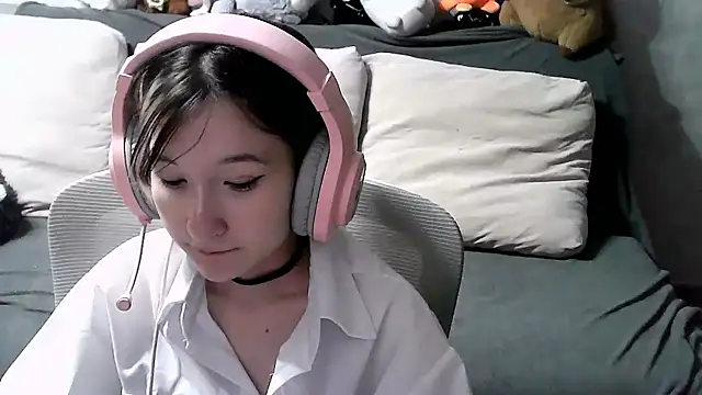 Snapshot of Lilfain_baby chatting on 07-23-26, 02:26 Lilfain baby online show from 07-23-26, 02:26