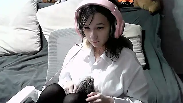 Snapshot of Lilfain_baby chatting on 07-24-26, 11:19 Lilfain baby online show from 07-24-26, 11:19