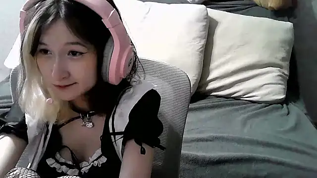 Snapshot of Lilfain_baby chatting on 07-25-26, 11:08 Lilfain baby online show from 07-25-26, 11:08