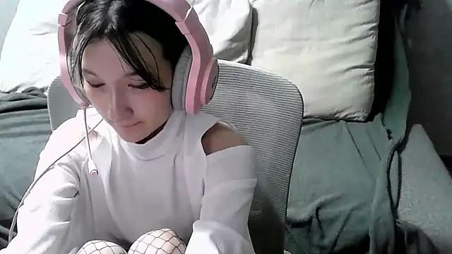 Snapshot of Lilfain_baby chatting on 07-26-26, 11:06 Lilfain baby online show from 07-26-26, 11:06