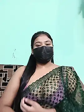 Snapshot of Sweathatamil chatting on 07-04-26, 05:30 Sweathatamil online show from 07-04-26, 05:30
