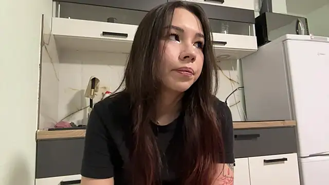 Snapshot of HotGirlMilla chatting on 06-24-26, 07:57 HotGirlMilla online show from 06-24-26, 07:57
