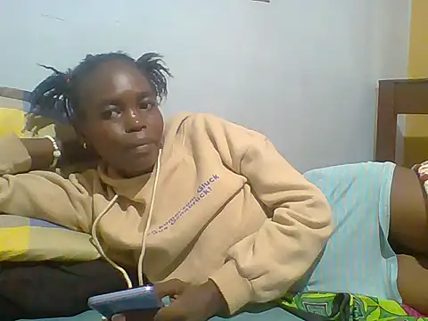 Snapshot of fancyfancy1 chatting on 06-17-26, 07:11 fancyfancy1 online show from 06-17-26, 07:11