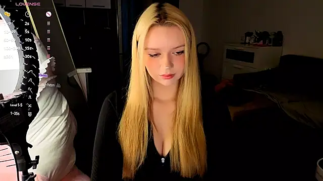 Snapshot of viyy chatting on 07-18-26, 07:17 viyy online show from 07-18-26, 07:17