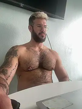 Snapshot of mrbighairychest chatting on 07-16-26, 04:24 mrbighairychest online show from 07-16-26, 04:24