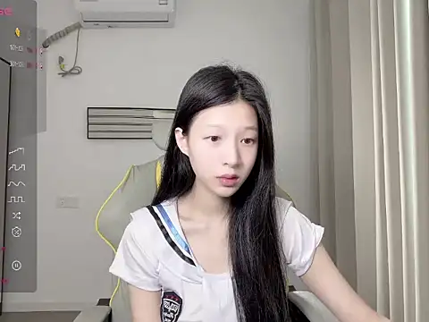 Snapshot of yy-1314 chatting on 06-18-26, 04:24 yy-1314 online show from 06-18-26, 04:24