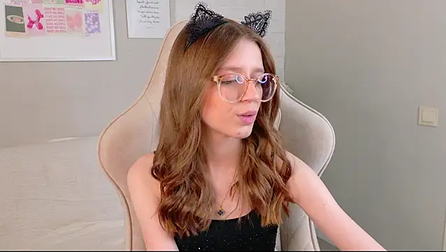 Snapshot of StellaMour chatting on 07-27-26, 05:20 StellaMour online show from 07-27-26, 05:20