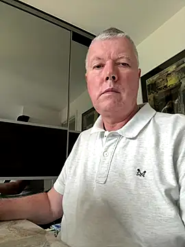 Snapshot of cumboy chatting on 10-10-25, 12:48 cumboy online show from 10-10-25, 12:48