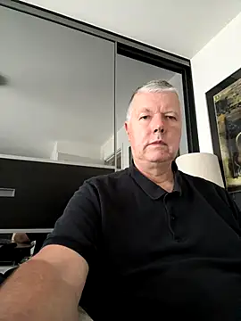 Snapshot of cumboy chatting on 10-17-25, 03:14 cumboy online show from 10-17-25, 03:14