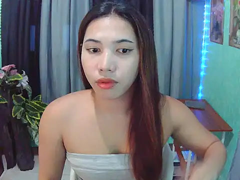 Snapshot of XCalixa chatting on 07-28-26, 08:10 XCalixa online show from 07-28-26, 08:10