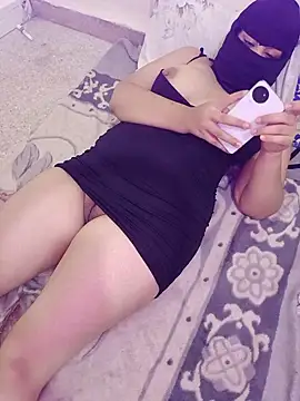 Snapshot of Mahira-22 chatting on 07-26-26, 02:42 Mahira-22 online show from 07-26-26, 02:42