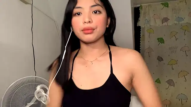 Hazelanne online show from 07-18-26, 01:48