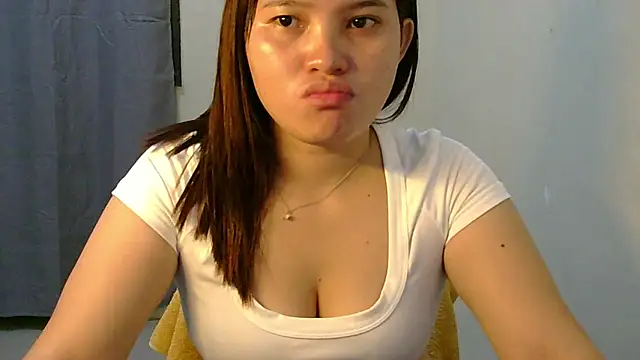 Snapshot of Fhwilloughbyxx chatting on 07-23-26, 11:19 Fhwilloughbyxx online show from 07-23-26, 11:19