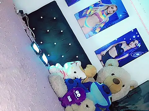 Snapshot of HeidiVanessa chatting on 06-20-26, 01:19 HeidiVanessa online show from 06-20-26, 01:19