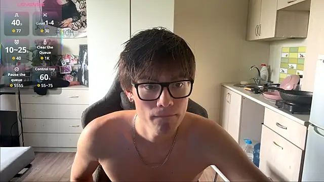 Snapshot of JadeNoiiir chatting on 07-31-26, 01:21 JadeNoiiir online show from 07-31-26, 01:21