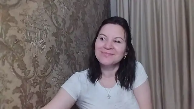 Snapshot of Lauralison chatting on 07-13-26, 08:11 Lauralison online show from 07-13-26, 08:11