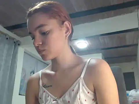 Snapshot of estrella-cutte chatting on 08-02-26, 06:12 estrella-cutte online show from 08-02-26, 06:12