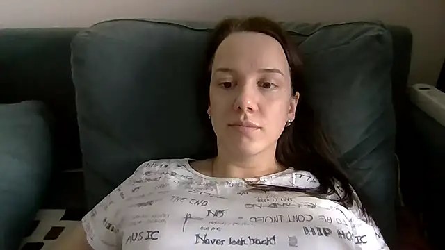 Snapshot of Nivella chatting on 07-06-26, 03:03 Nivella online show from 07-06-26, 03:03