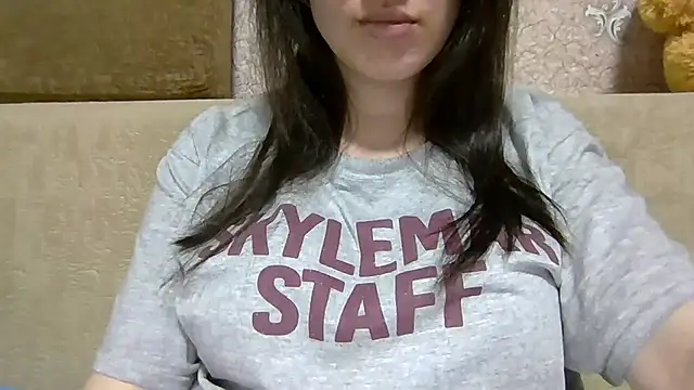 Snapshot of Nivella chatting on 07-18-26, 06:34 Nivella online show from 07-18-26, 06:34