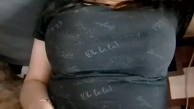 Snapshot of Nivella chatting on 08-07-26, 01:13 Nivella online show from 08-07-26, 01:13