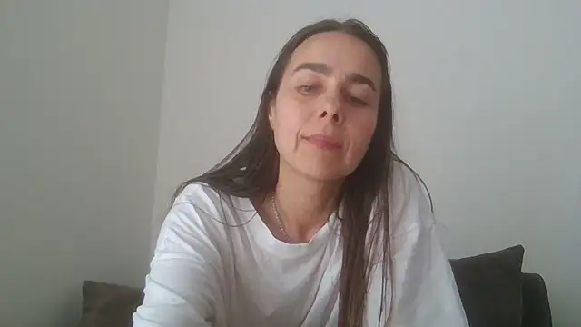 Snapshot of Vanelleda chatting on 06-27-26, 12:33 Vanelleda online show from 06-27-26, 12:33
