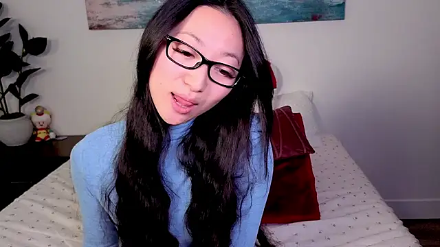 MySweetSofie online show from 10-26-25, 08:15