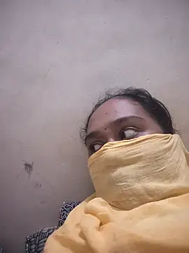 Snapshot of Lundpakadu chatting on 08-06-26, 06:43 Lundpakadu online show from 08-06-26, 06:43