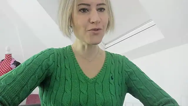 Ssoniaaa online show from 02-14-25, 02:02