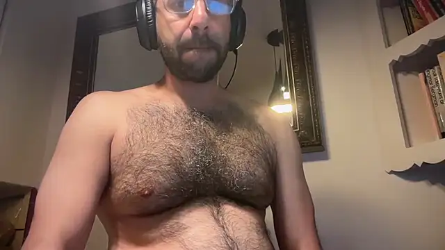 Snapshot of bulldog2069 chatting on 08-06-26, 06:26 bulldog2069 online show from 08-06-26, 06:26