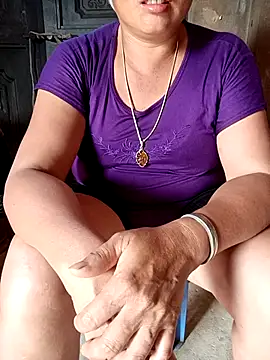 Snapshot of NyloveSquirt chatting on 06-27-26, 08:41 NyloveSquirt online show from 06-27-26, 08:41