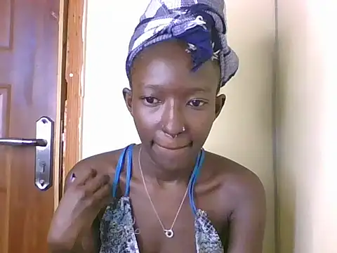 Snapshot of Keilay chatting on 08-07-26, 06:15 Keilay online show from 08-07-26, 06:15