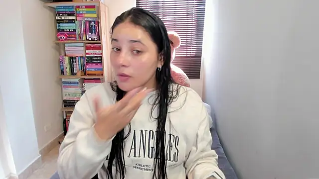 Snapshot of foxwen chatting on 07-07-26, 01:48 foxwen online show from 07-07-26, 01:48