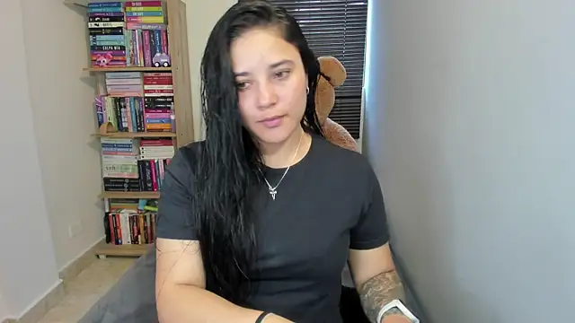 Snapshot of foxwen chatting on 07-13-26, 10:23 foxwen online show from 07-13-26, 10:23