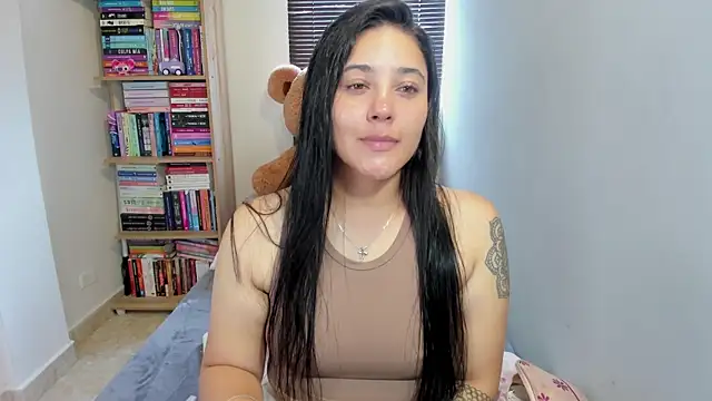 Snapshot of foxwen chatting on 07-21-26, 01:35 foxwen online show from 07-21-26, 01:35