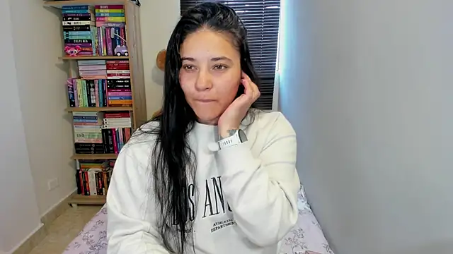 Snapshot of foxwen chatting on 08-02-26, 09:13 foxwen online show from 08-02-26, 09:13