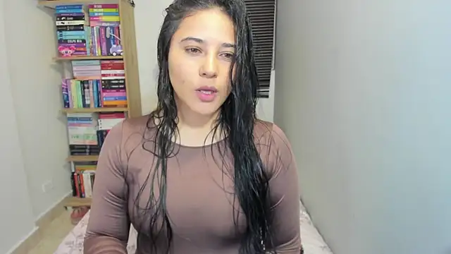 Snapshot of foxwen chatting on 08-07-26, 02:13 foxwen online show from 08-07-26, 02:13