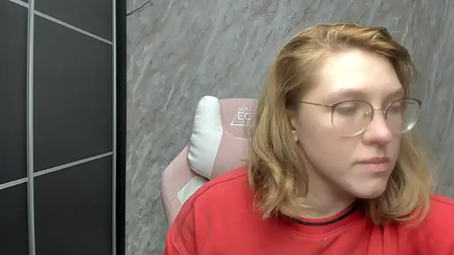 Reginasmilee online show from 02-25-25, 06:03