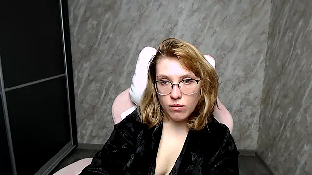 Reginasmilee online show from 03-07-25, 06:46