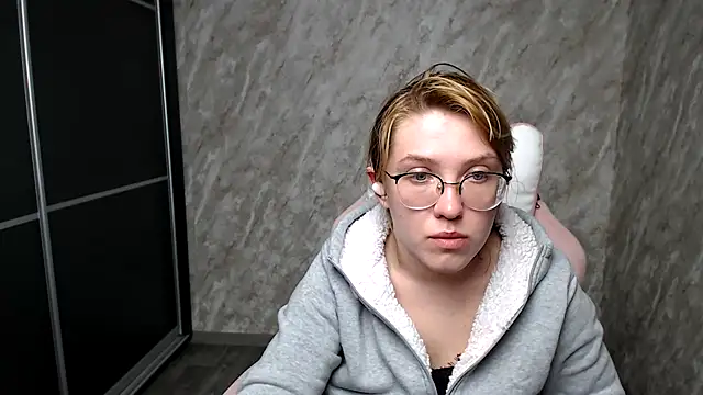 Reginasmilee online show from 03-12-25, 05:07