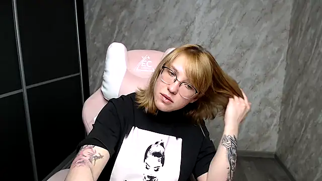 Reginasmilee online show from 03-15-25, 07:53