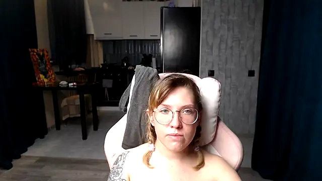 Reginasmilee online show from 09-10-25, 12:21