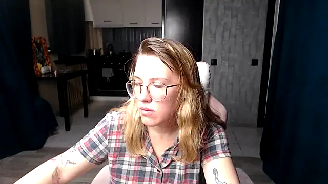 Reginasmilee online show from 09-11-25, 11:49