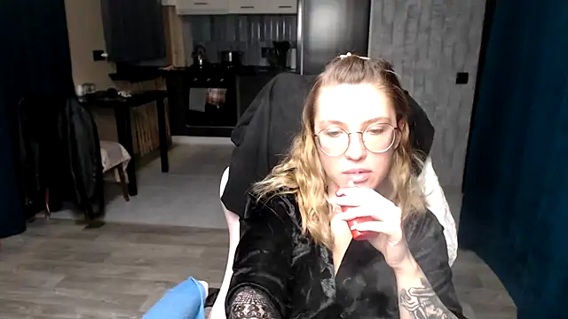 Reginasmilee online show from 09-20-25, 12:33