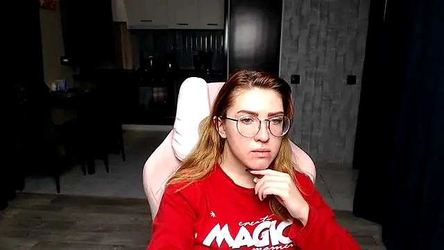 Reginasmilee online show from 11-30-25, 01:42