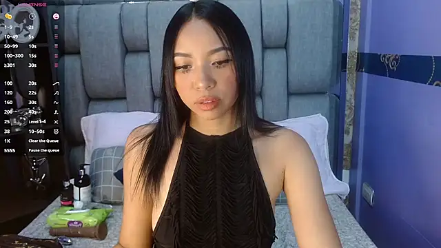 Snapshot of Aiuny_Queens chatting on 07-24-26, 10:41 Aiuny Queens online show from 07-24-26, 10:41