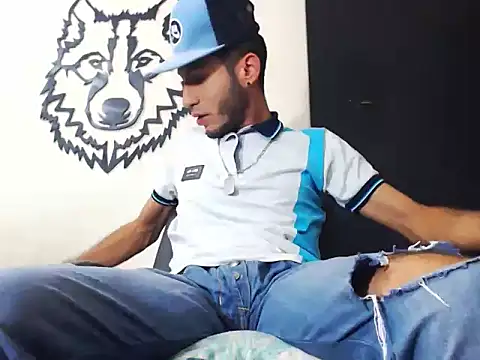 Snapshot of WOLFMONSTERDICK chatting on 12-12-24, 03:32 WOLFMONSTERDICK online show from 12-12-24, 03:32